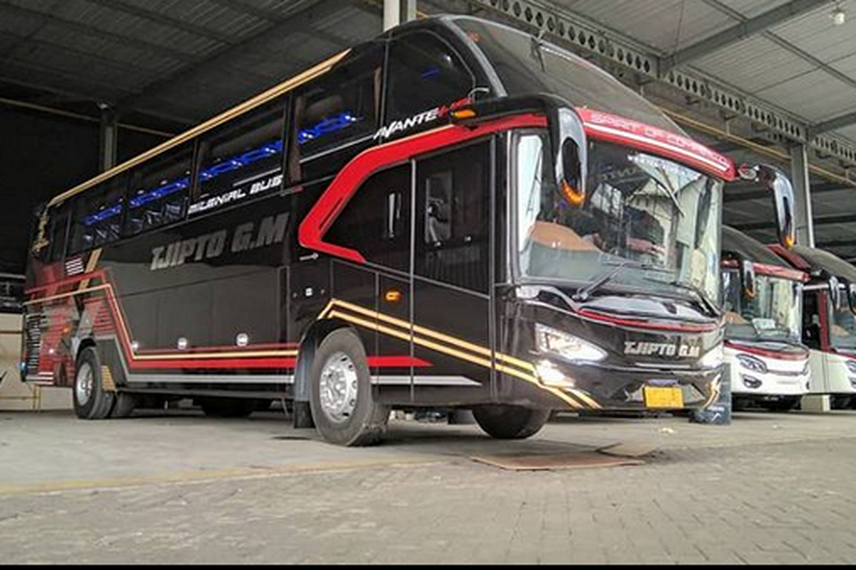 Bus AKAP baru PO Tjipto G.M