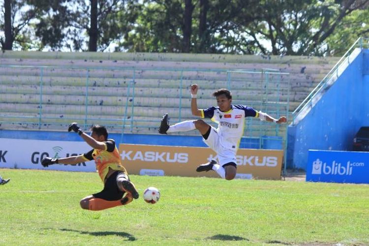 Universitas Islam Indonesia (UII) Yogyakarta kembali menorehkan poin penuh pada hari kedua perhelatan LIMA Football: McDonalds East Java Conference (EJC) 2018, Senin (10/9). 