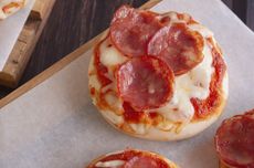 Cara Membuat Pizza Mini, Bikin Bareng Anak untuk Camilan Akhir Pekan