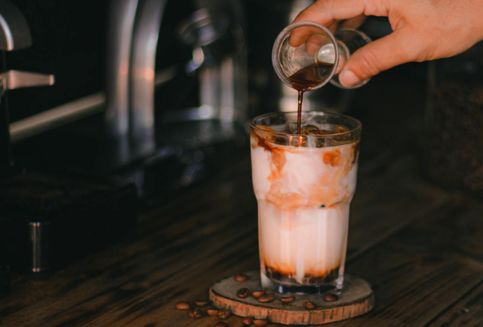 Minum Kopi di Bulan Puasa: Bantu Fokus atau Ganggu Kondisi Pengemudi?