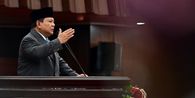 Pidato Prabowo di MPR: Gugurkan Tradisi Baju Adat, Diacungi 2 Jempol Jokowi 