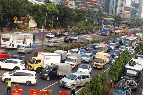 Antisipasi Demo, Polisi Kembali Tutup Jalan di Sekitar Gedung DPR RI