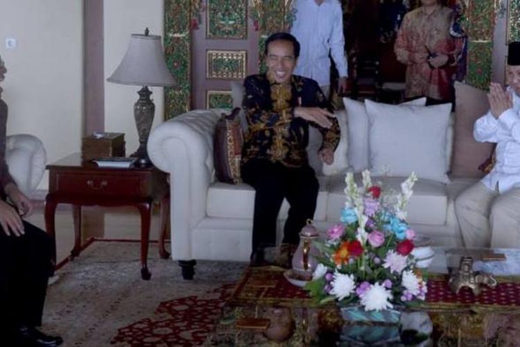 Presiden Joko Widodo saat bertemu Ketua Umum Partai Gerindra Prabowo Subianto di Hambalang, Bogor, Senin (31/10/2016).