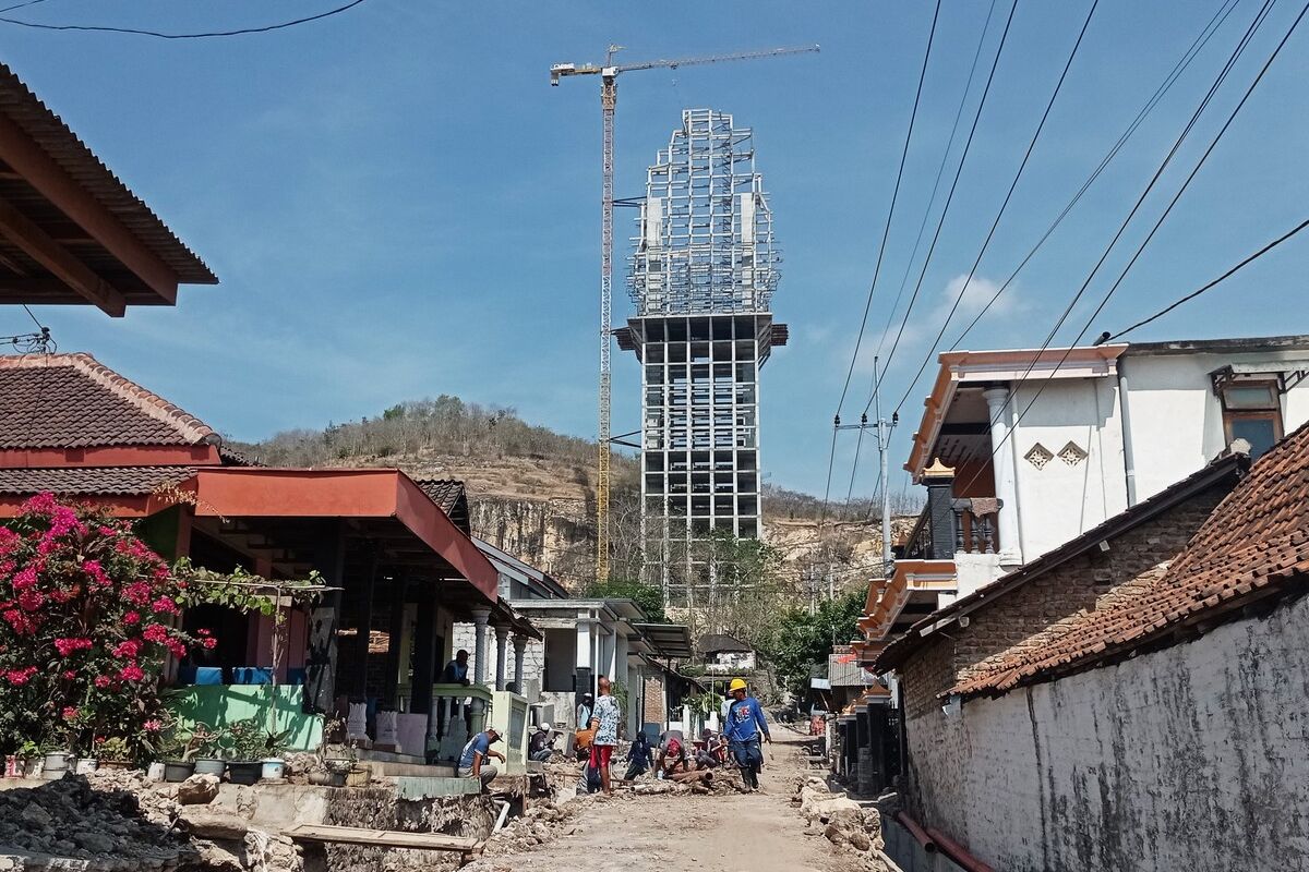 Monumen Reog Ponorogo yang dibangun oleh Pemerintah Kabupaten Ponoorgo di Desa Sampung, Kecamatan Sampung, Kabupaten Ponorogo. Para Rabu (4/12/2024), Reog Ponorogo ditetapkan sebagai warisan budaya tak benda WBTb oleh UNESCO melalui sidang Intergovernmental Committee for the Safeguarding of the Intangible Cultural Heritage di Paraguay, Rabu pukul 02.00 WIB.
