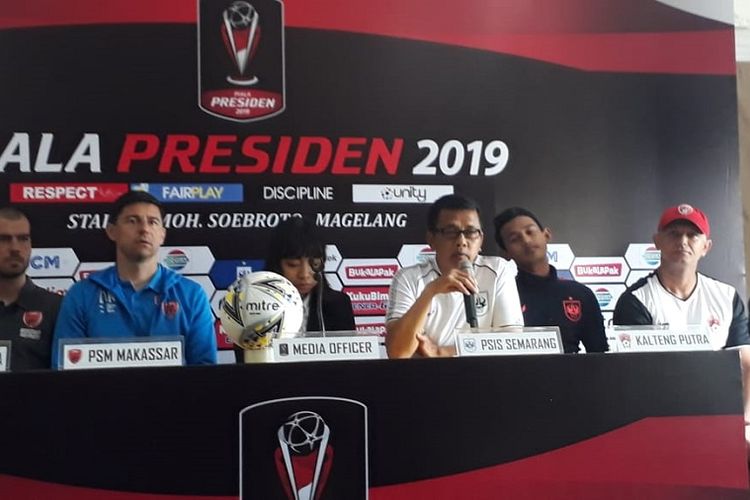 Pelatih PSIS Semarang, Jafri Sastra, pada acara konferensi pers Piala Presiden 2019 di Hotel Safira, Magelang, Selasa (5/3/2019).