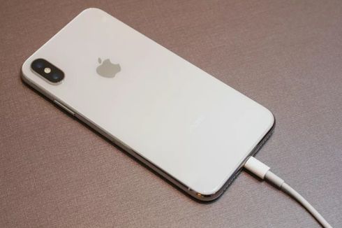 iPhone X Dimodifikasi, Konektor Lightning Diganti USB-C
