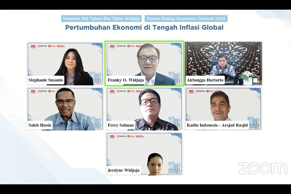 Kegiatan Webinar 100 Tahun Eka Tjipta Widjaja dalam Forum Dialog yang bertajuk Economic Outlook 2023: Pertumbuhan Ekonomi di Tengah Inflasi Global, yang diselenggarakan di Jakarta, Senin (17/10/2022). 