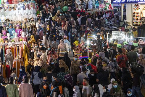 Kontras Suasana Pasar Tanah Abang Sebelum dan Sesudah Lebaran 2023...