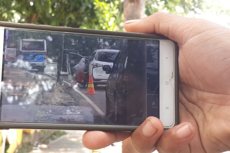 Lokasi kejadian ibu paksa anak keluar mobil yang viral di media sosial. Berdasarkan latar tempatnya, kejadian di dalam video itu terjadi di Jalan Bandung, Kota Malang, Kamis (28/3/2019)