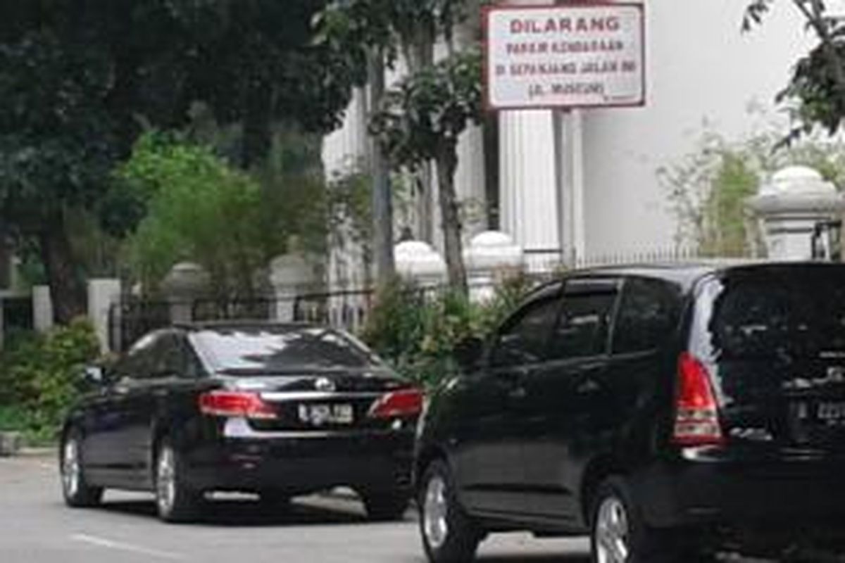 Parkir Liar di Kawasan Monumen Nasional.