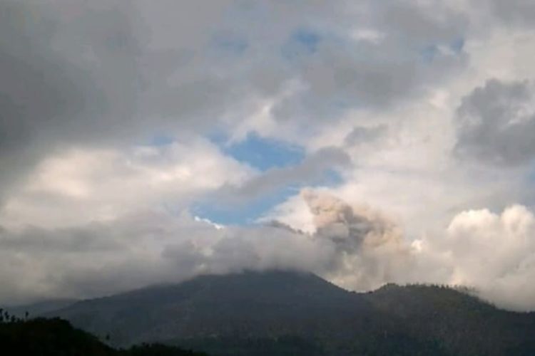 Erupsi Gunung Lewotobi, Bandara Frans Seda Maumere Kembali Ditutup