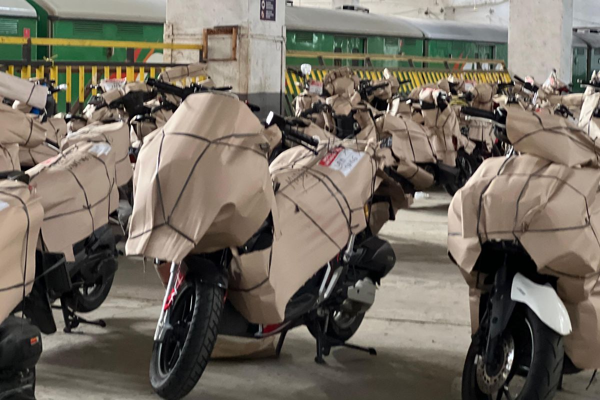 KAI Logistik Antisipasi Lonjakan Pengiriman Motor Mahasiswa ke Yogyakarta