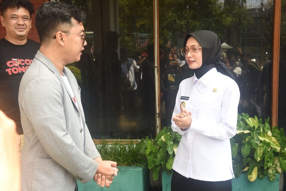 Dennis Adishwara berharap agar Mbak Wali memiliki banyak gebrakan untuk memajukan Kota Kediri. 