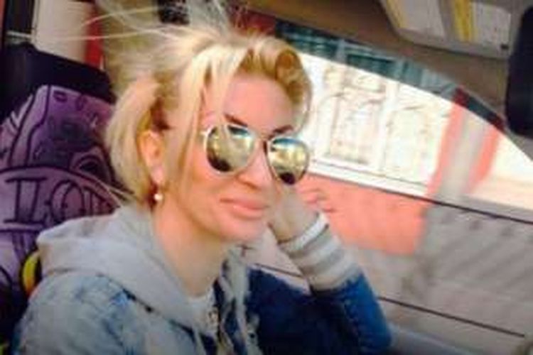 Elvira Isaeva (33) selamat dari maut yang menimpa 62 penumpang gara-gara ketiduran sehingga ketinggalan pesawat Flydubai penerbangan ke kota Rostov-on-Don, Rusia.