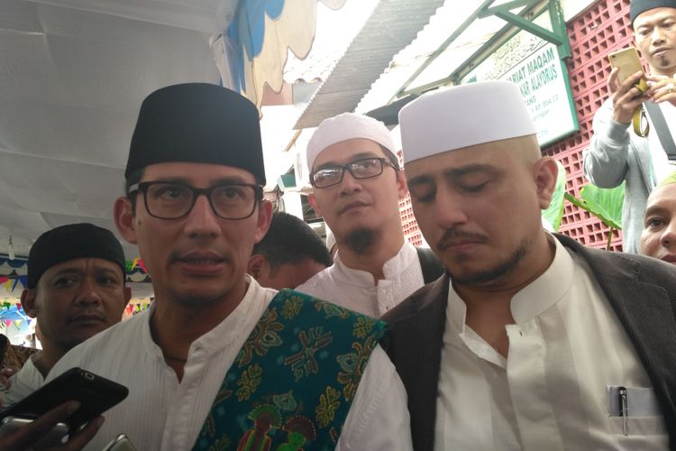 Wakil Gubernur DKI Jakarta Sandiaga Uno di Masjid Luar Batang, Jakarta Utara, Minggu (17/12/2017). 