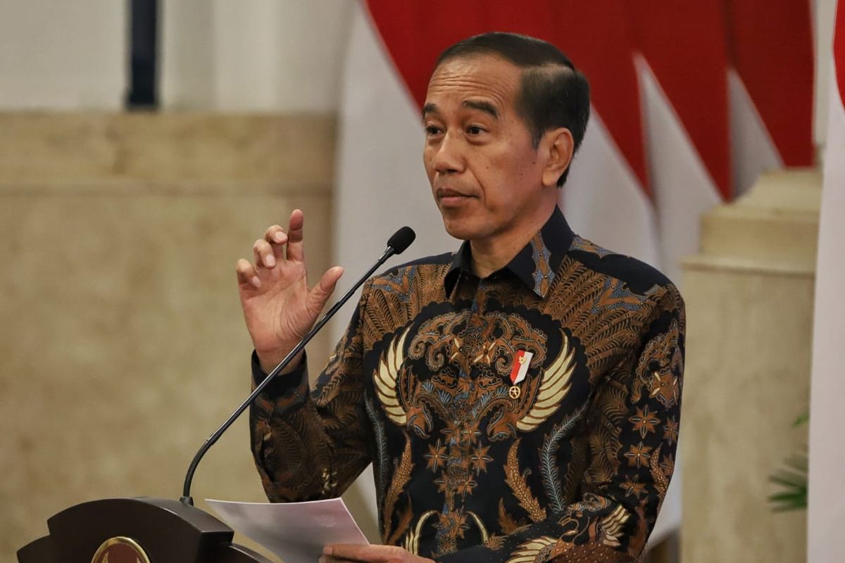Presiden Republik Indonesia (RI) Joko Widodo saat meresmikan INA Digital sebagai GovTech Indonesia dalam rangkaian agenda Sistem Pemerintahan Berbasis Elektronik (SPBE) Summit 2024 di Istana Negara, Jakarta, Senin (27/5/2024). 