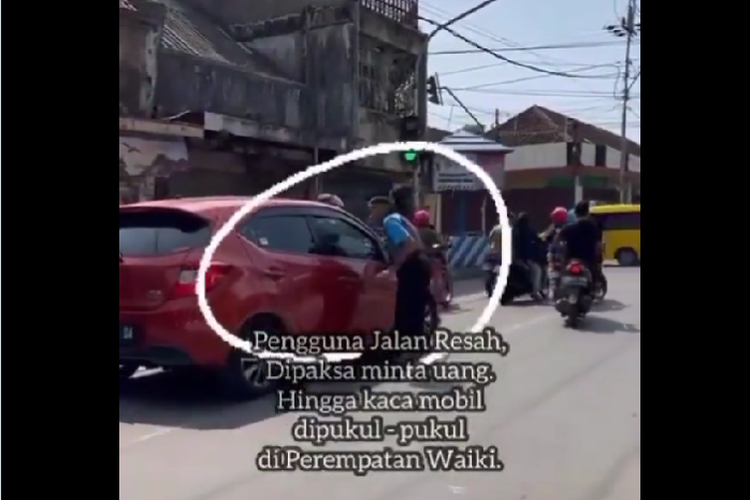 Video viral pengemis pukul-pukul kaca mobil di Indramayu