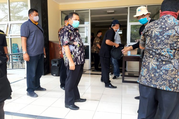 Wakil Bupati Semarang Ngesti Nugraha berdiskusi dengan penghuni rusunawa