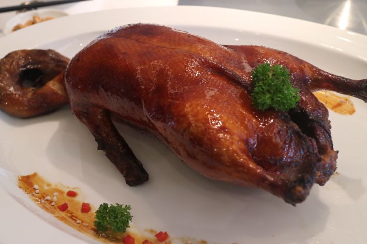 Traditional peking duck di House Of Yuen.