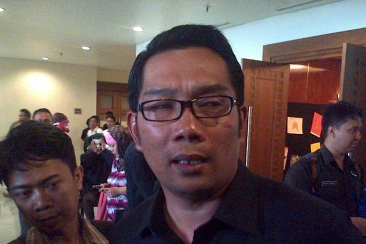 Besok, Ridwan Kamil Siap Gundulkan Rambut demi Kemenangan Persib