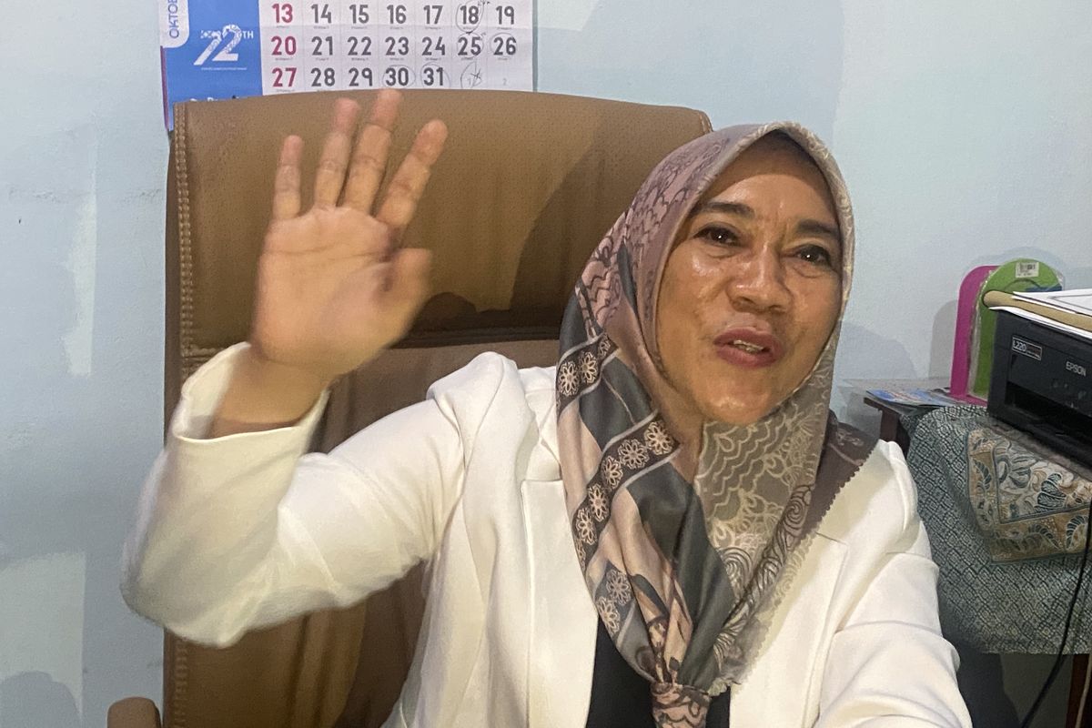 Kepala Sekolah MAN 2 Kota Bekasi Nina Indriana.