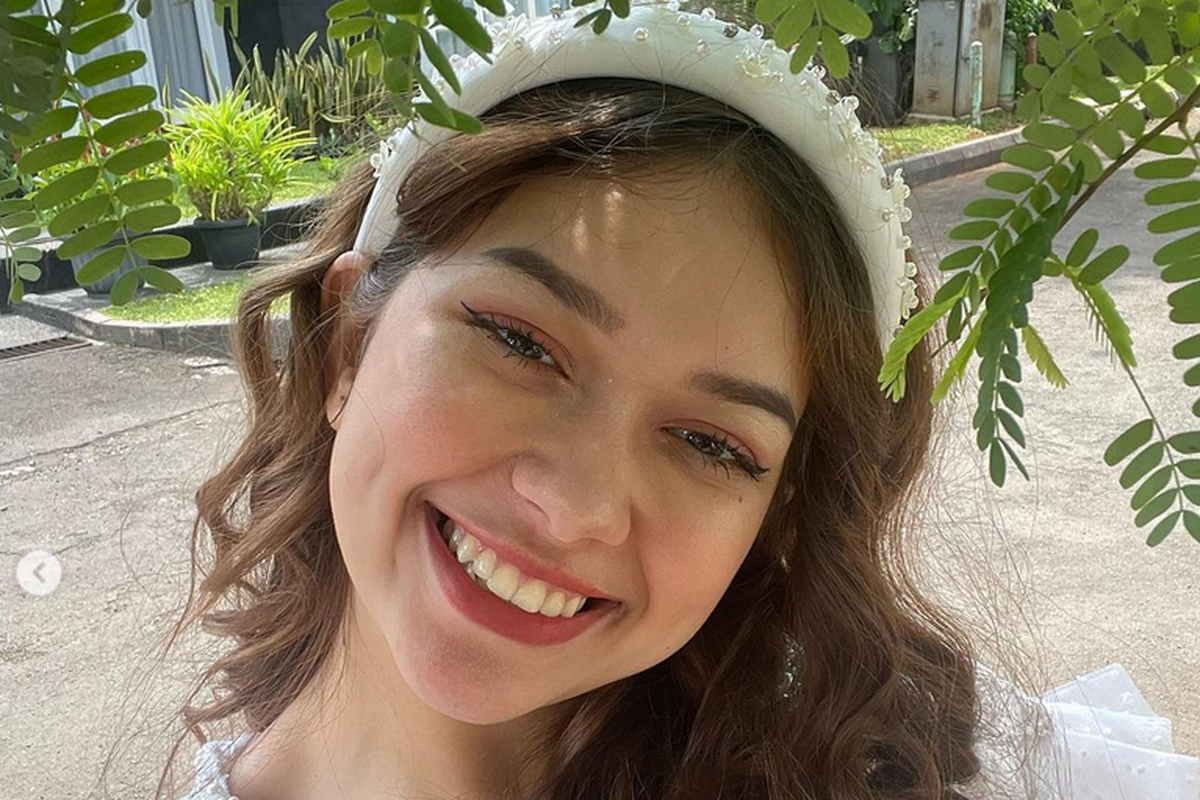 Artis peran Rebecca Klopper