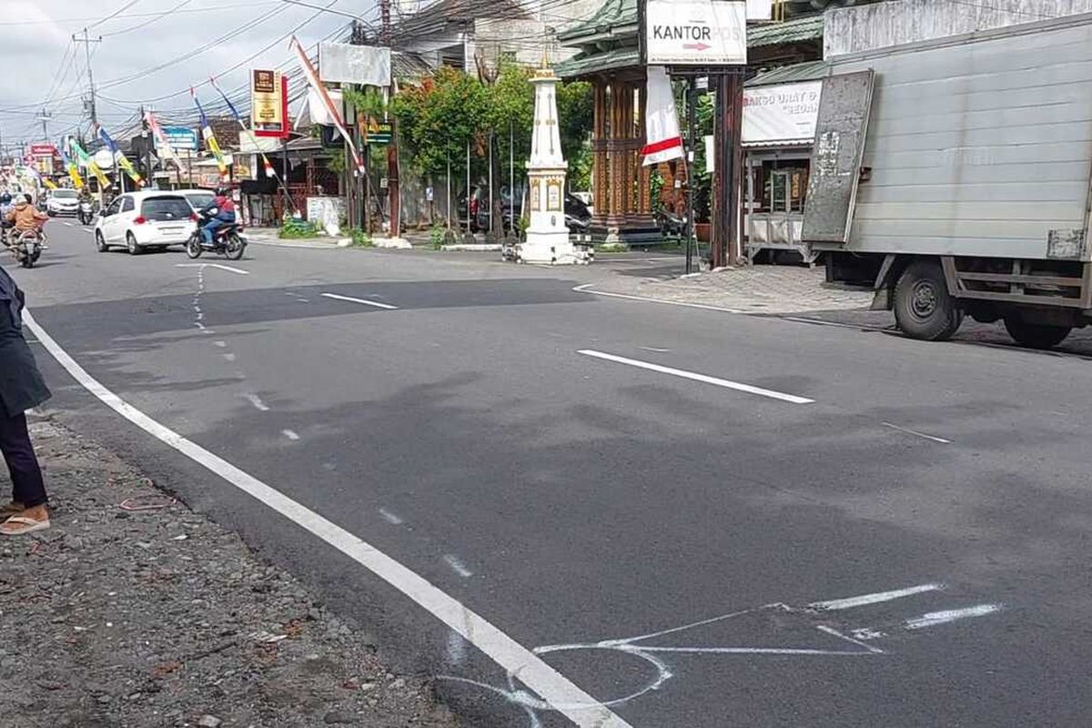Lokasi kecelakaan BMW tabtak pemotor di Jalan Palagan Tentara Pelajar, Sariharjo, Kapanewon Ngaglik, Kabupaten Sleman. Akibat kecelakaan tersebut pengendara sepeda motor meninggal dunia.