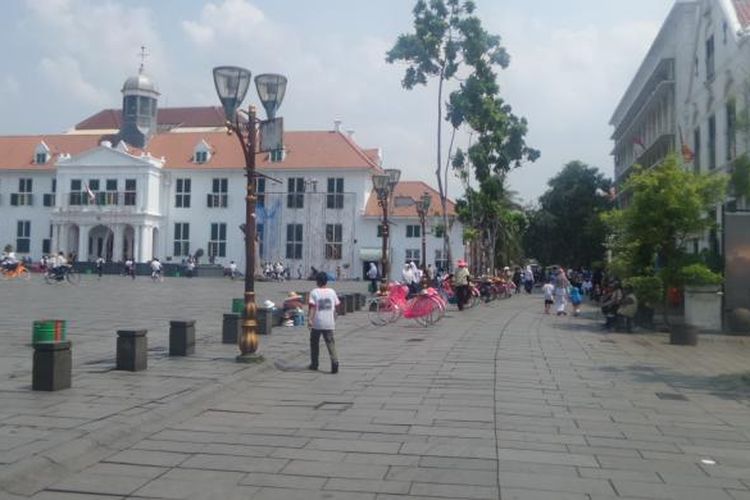 Kota Tua kini tampak rapi dan bebas dari pedagang kaki lima (PKL). Foto diambil Rabu (19/10/2016).