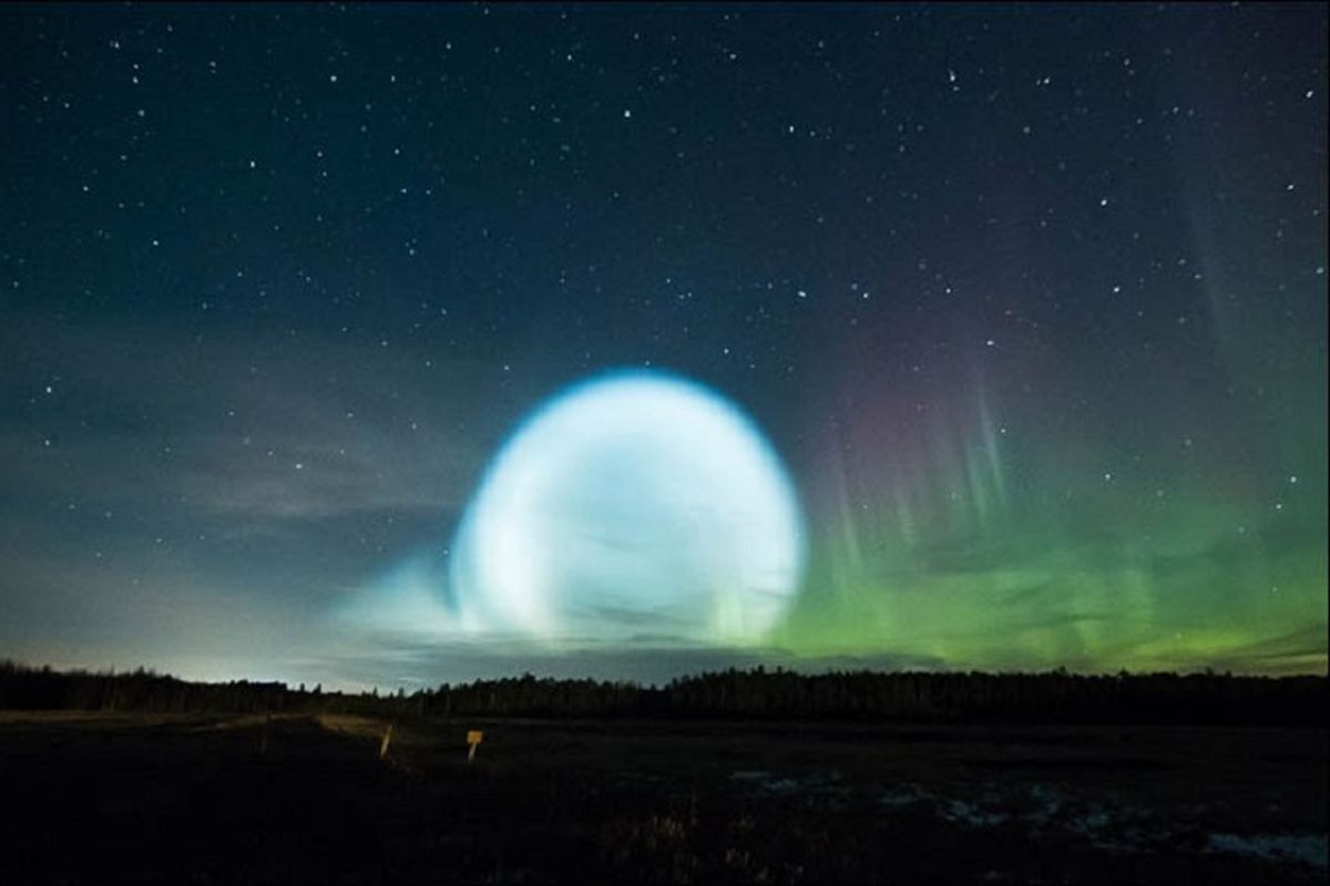 Sebuah bola cahaya di langit Siberia disangka kapal alien