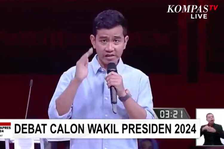 Cawapres nomor urut 2, Gibran Rakabuming Raka saat memaparkan visi dan misi di debat keempat pilpres di JCC, Minggu (21/1/2024)