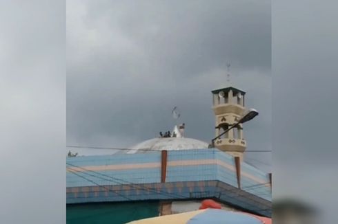 Beredar Video Viral, Beberapa Bocah di Baubau Bermain Lato-lato dan Layangan dari Atas Kubah Masjid
