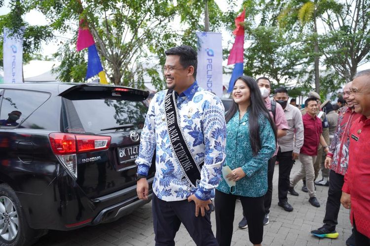 Wali Kota Medan Bobby Nasution dikukuhkan sebagai Bapak Asuh Anak Stunting (BAAS) Kota Medan Tahun 2022.

