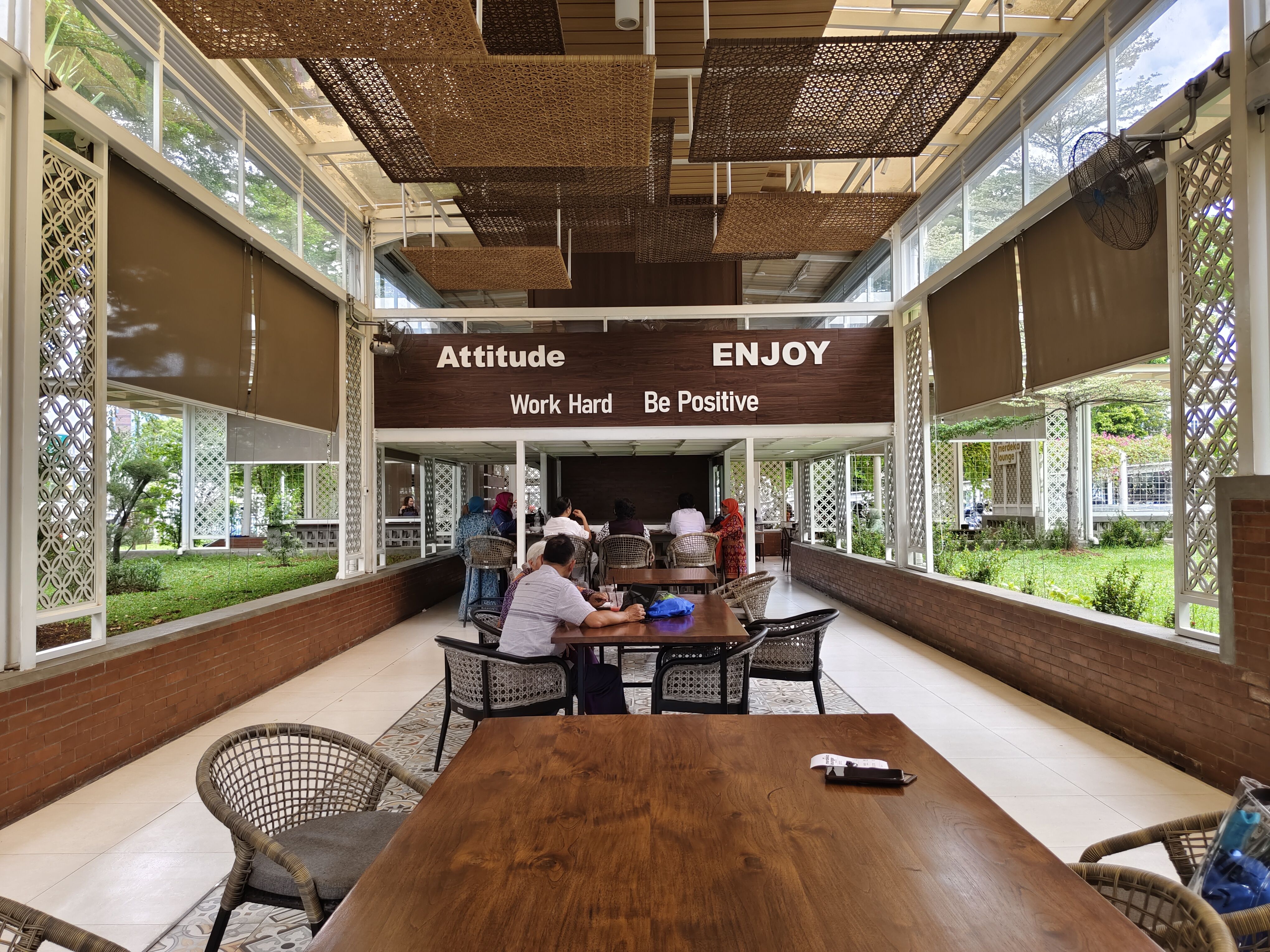 6 Kafe untuk WFC di Jakarta, Ada Wifi dan Colokan