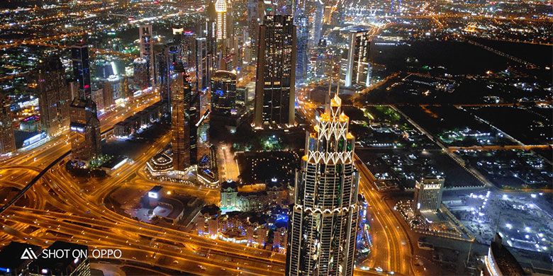 Keindahan Kota Dubai di malam hari, di foto dari Burj Khalifa dengan fitur Night Mode OPPO R17 Pro