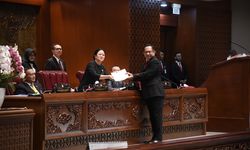 DPR RI Resmi Sahkan RUU Desa Menjadi UU, Jabatan Kades Kini Jadi 8 Tahun