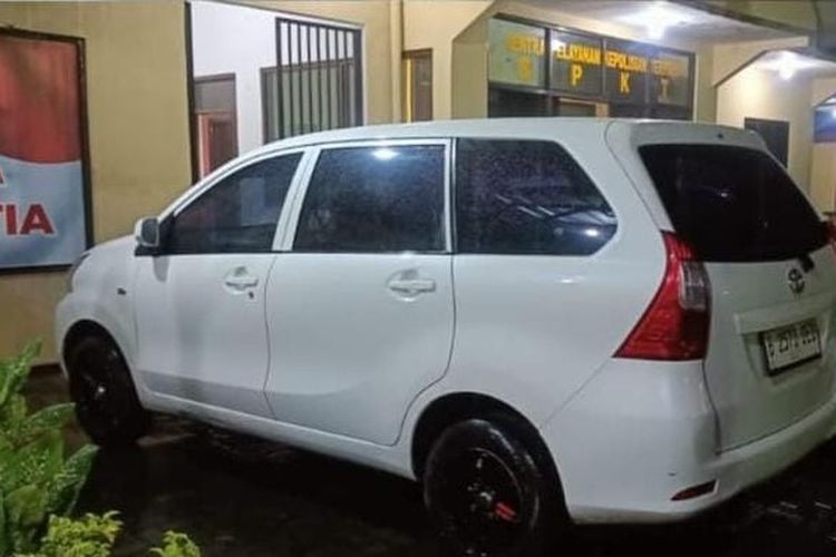 Mobil Toyota Avanza B 2573 SED yang digelapkan tersangka NA