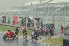 Hujan Deras Kembali Guyur Sirkuit Mandalika, Race 2 WSBK Ditunda