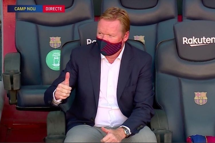 Pelatih baru Barcelona, Ronald Koeman, merasakan duduk di bangku cadangan Camp Nou untuk pertama kalinya sebagai pelatih utama pada Rabu (19/8/2020).