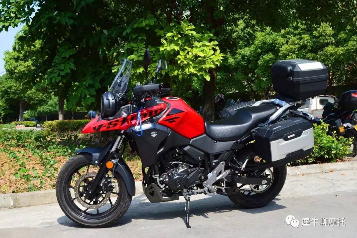 Suzuki V-Strom 250.