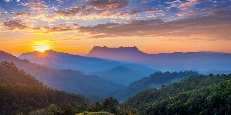 5 Cerita Misteri Gunung Lawu, Seram Dan Bikin Bulu Kuduk Merinding ...