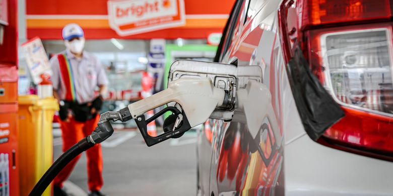 Ilustrasi harga BBM Pertamina. Harga BBM Pertamina hari ini. Daftar harga BBM Desember 2025. Harga BBM 1 Desember 2025. Daftar harga BBM terbaru. Harga BBM hari ini.