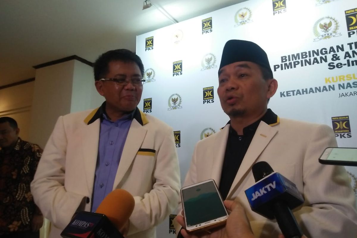 Presiden PKS Sohibul Iman dan Ketua Fraksi PKS Jazuli Juwaini di Grand Sahid Jaya Hotel, Jumat (21/2/2020).