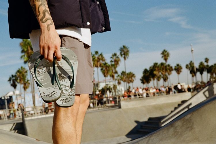 Koleksi terbatas Maison Kitsun&eacute; x Havaianas untuk sambut musim panas. 