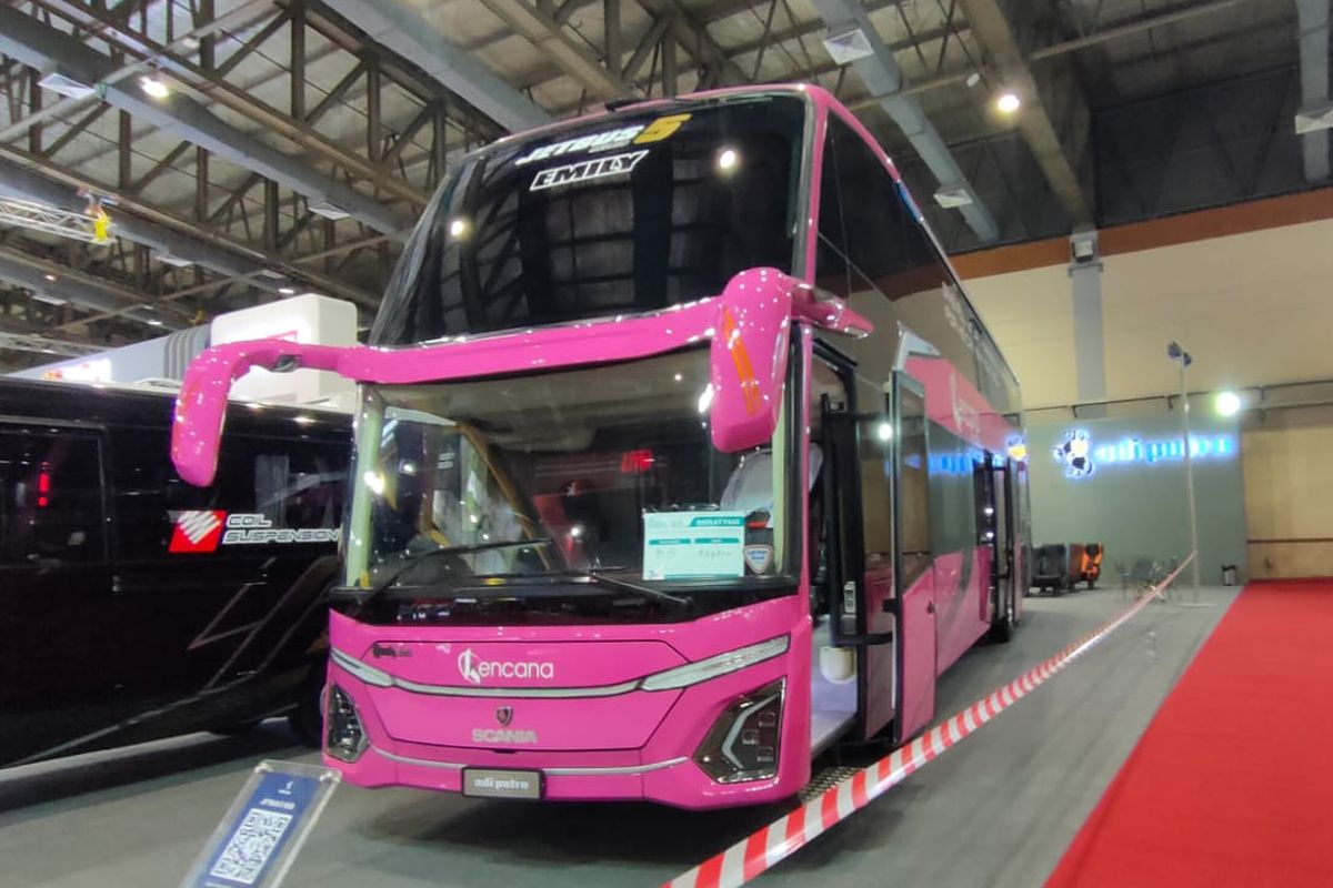 Bus AKAP baru PO Kencana buatan Karoseri Adiputro di Giicomvec 2024