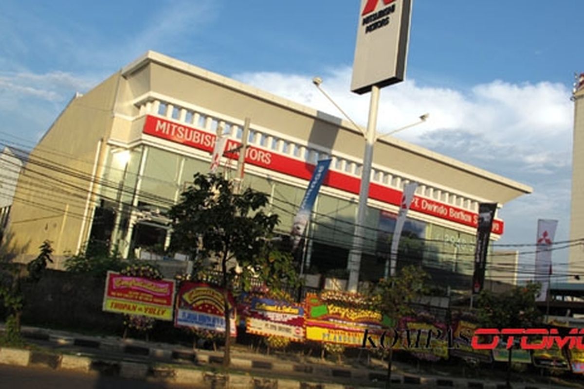 Dealer Mitsubishi PT Dwindo Berlian Samjaya di Jl Radin Inten II no 2, Duren Sawit, Jakarta Timur.