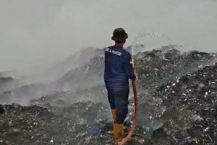 TPS Plosojenar Pati Terbakar Lagi, Bara Api Diduga Belum Padam