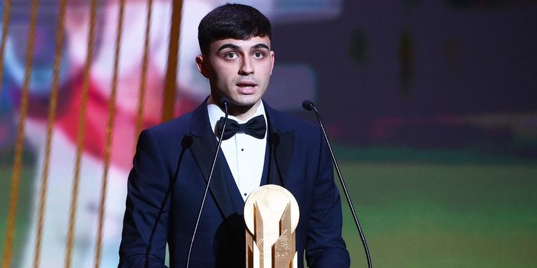 Pemain Barcelona, Pedri, meraih Kopa Trophy 2021. Artikel menyajikan apa itu Kopa Trophy yang masuk dalam seremoni Ballon d'Or?