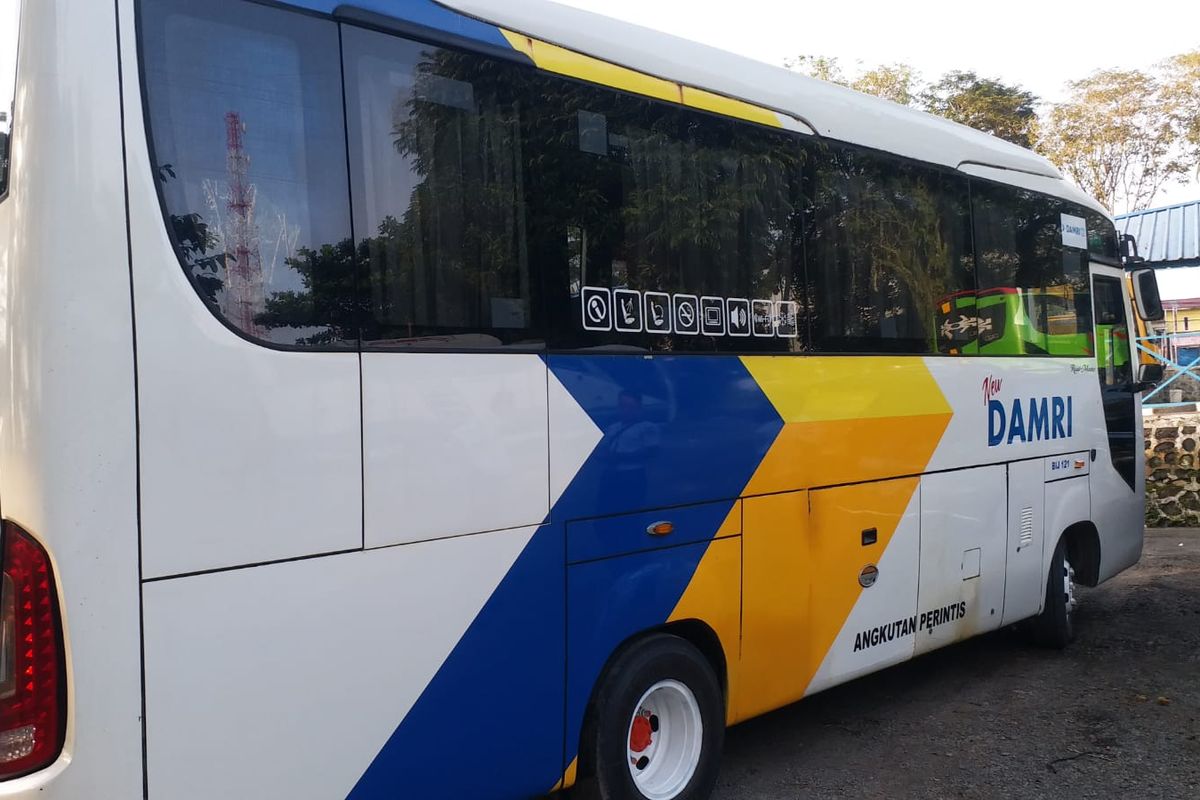 Layanan bus DAMRI dengan rute Balikpapan-IKN Nusantara