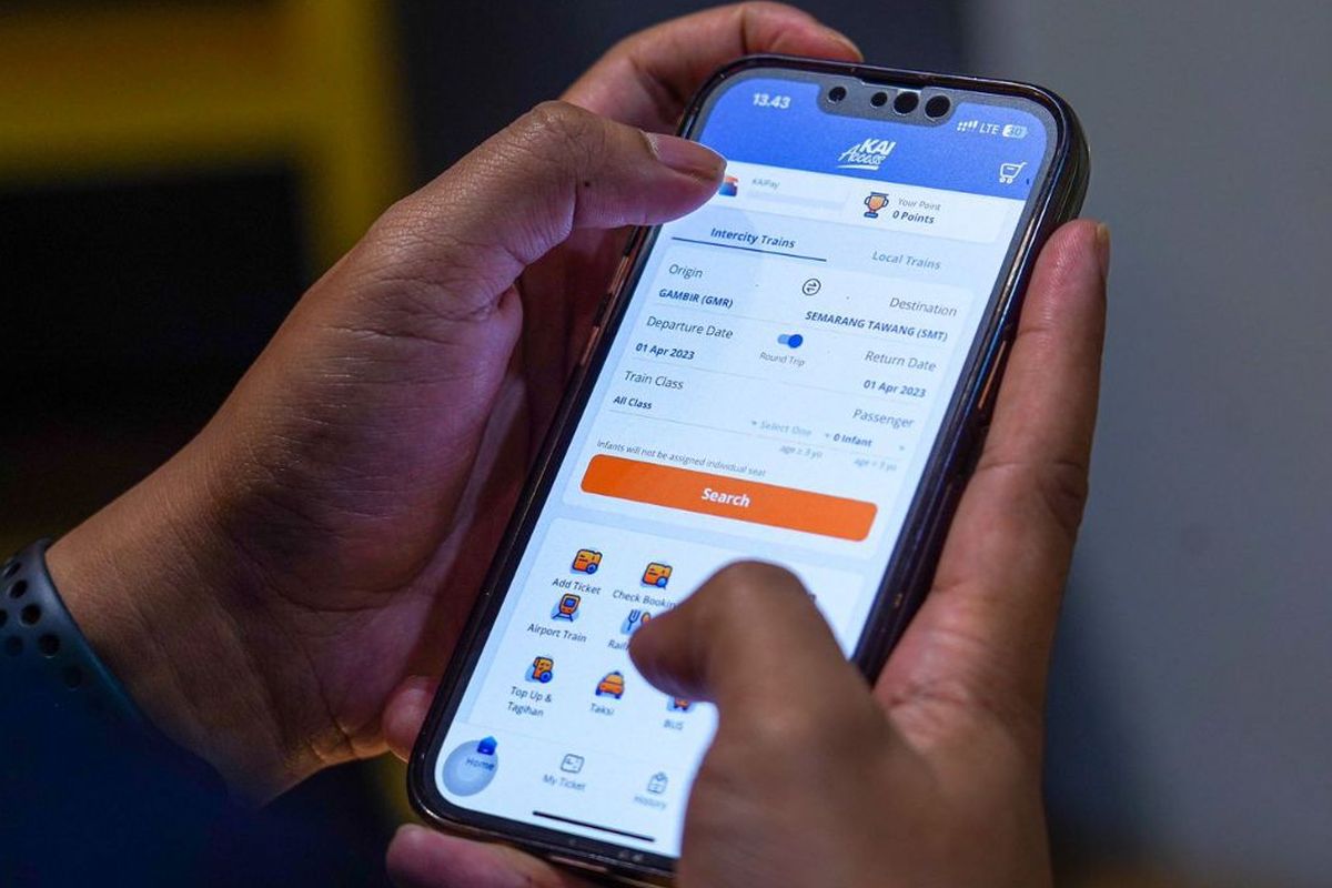 Cara pesan tiket kereta api Lebaran 2025 via KAI Access.