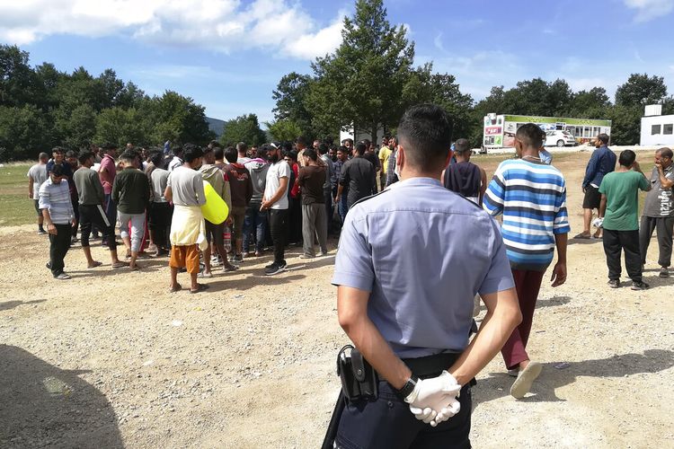 Bosnian authorities launched a widespread migrant crackdown in an attempt to prevent more Europe-bound newcomers from arriving.